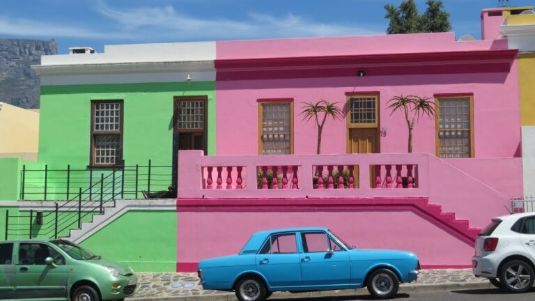 Il viaggio sulla nave dei sogni: scoprire la Città del Capo in 70 caratteri